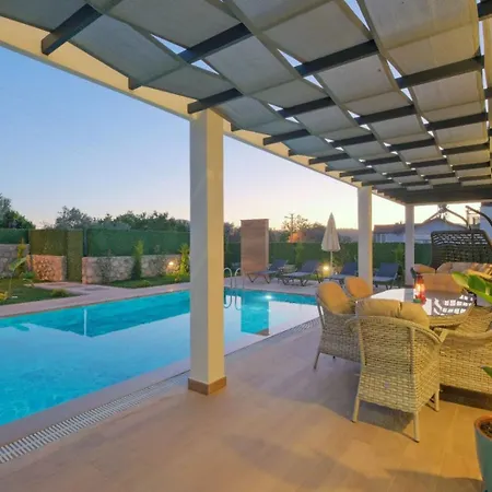 Ovacik 3 Bedroom With Private Pool Hot Tub *