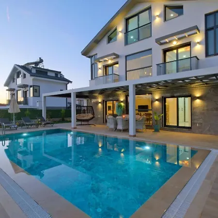 Villa Ovacik 3 Bedroom With Private Pool Hot Tub *