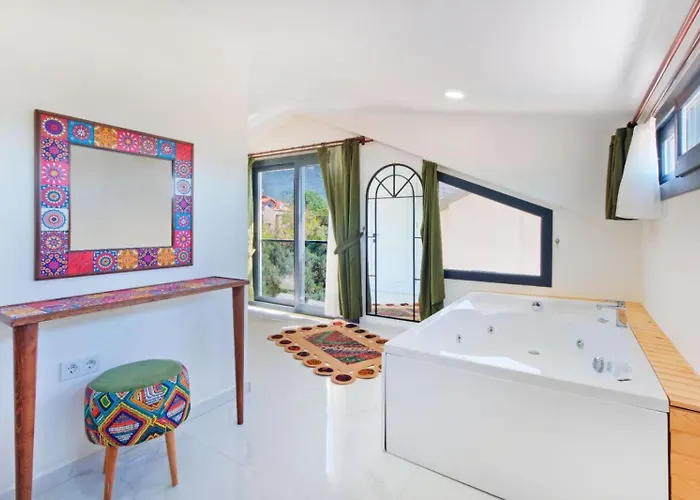 Ovacik 3 Bedroom With Private Pool Hot Tub * Фетхие