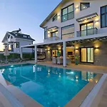 Villa Ovacik 3 Bedroom With Private Pool Hot Tub *