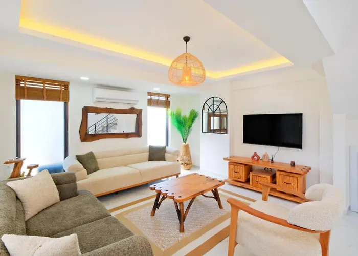 Willa Ovacik 3 Bedroom With Private Pool Hot Tub Fethiye